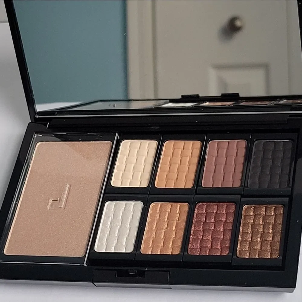 Doucce Freematic Eyeshadow Pro Palette